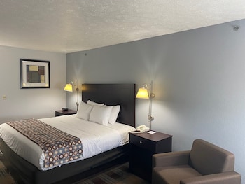 Room, 1 King Bed, Accessible, Non Smoking (Mobility, Tub w/ Grab Bars)