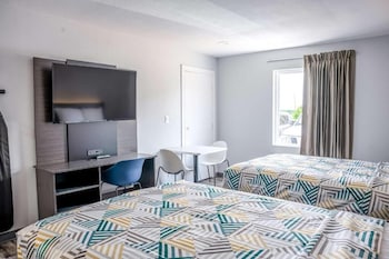 Standard Room, 2 Double Beds, Non Smoking, Kitchen