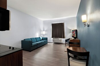 Studio, 1 King Bed, Non Smoking (2 Rooms)