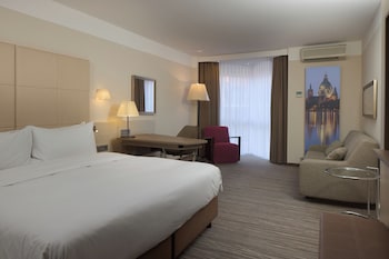Family Room, 1 King Bed
