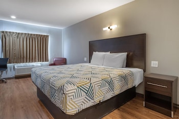 Standard Room, 1 King Bed, Non Smoking, Refrigerator & Microwave