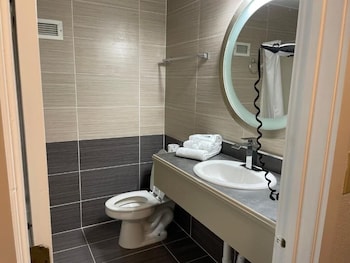 Deluxe Room, 1 King Bed
