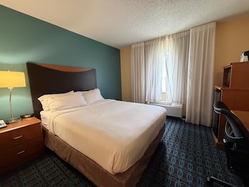 Standard Room, 1 Queen Bed, Accessible, Refrigerator & Microwave