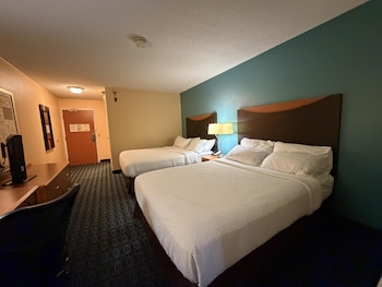 Standard Room, 2 Queen Beds, Non Smoking, Refrigerator & Microwave