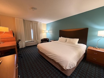 Standard Room, 1 King Bed, Non Smoking, Refrigerator & Microwave (with Sofabed)
