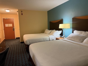 Standard Room, 2 Queen Beds, Non Smoking, Refrigerator & Microwave