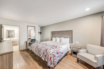 Deluxe Room, 1 King Bed, Accessible, Non Smoking