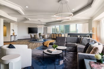 Presidential Suite, Skyline View