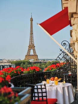 Suite Prestige Vue Avenue Montaigne avec Balcon