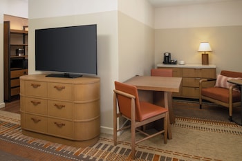 Junior Suite, 2 Queen Beds, Patio, Resort View