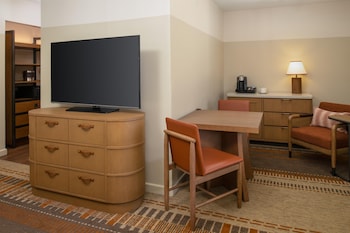 Junior Suite, 2 Queen Beds, Patio, Resort View
