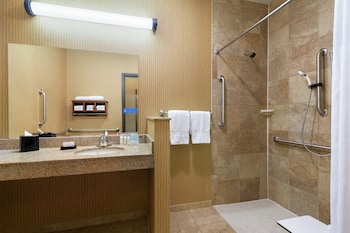 Room, 2 Queen Beds, Accessible, Non Smoking (Mobility & Hearing, Roll-In Shower)
