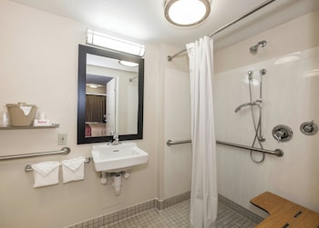 Superior Room, 1 King Bed, Roll-in Shower (Smoke Free)