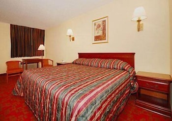 Standard Room, 1 King Bed, Smoking