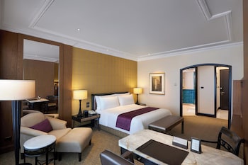Grand Room, 1 King Bed