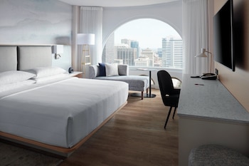 Room, 1 King Bed, City View