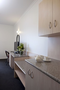 Family Room (2 Adults + 2 Children)