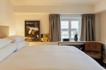 The Monocle Townhouse at the Widder Hotel