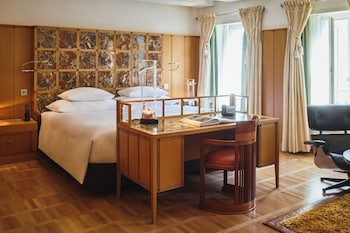 Design Room, 1 King Bed (Deluxe)