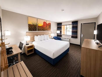 Standard Room, 1 Queen Bed, Accessible