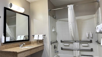 Standard Room, 1 Queen Bed, Accessible
