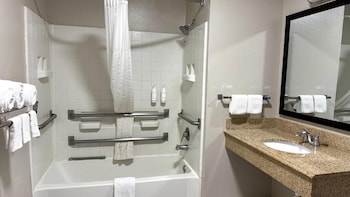 Standard Room, 1 Queen Bed, Accessible