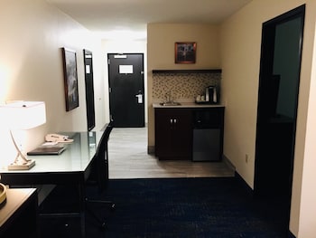Suite, 1 Queen Bed, Non Smoking, Refrigerator & Microwave