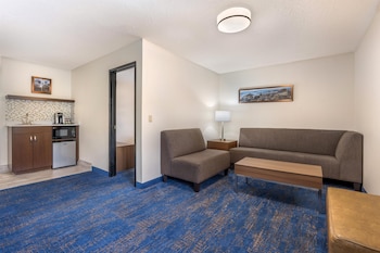 Suite, 1 Queen Bed, Non Smoking, Refrigerator & Microwave