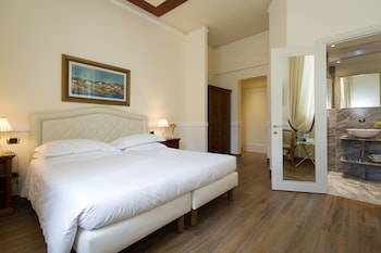 Family Room, 2 Bedrooms