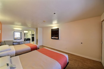Standard Room, 1 King Bed, Smoking