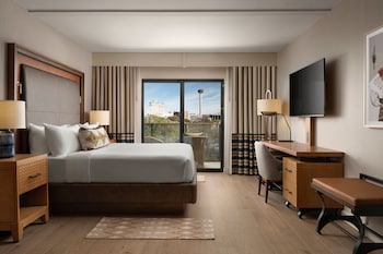 Suite, 1 Bedroom, City View