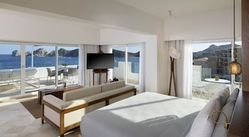 Exclusive ME+ Suite with hot tub & Terrace