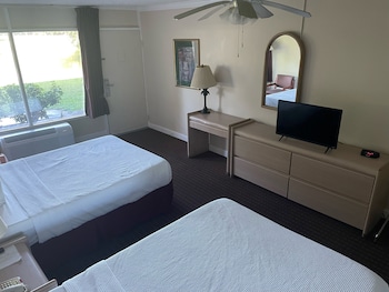Standard Room, 2 Double Beds