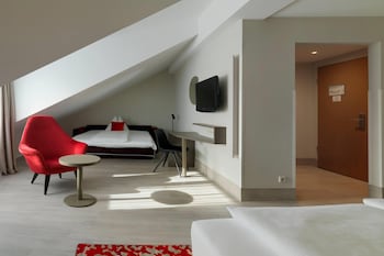 Junior Suite, 1 Queen Bed