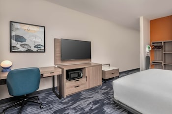 Studio Suite, 1 King Bed (Hearing Accessible)