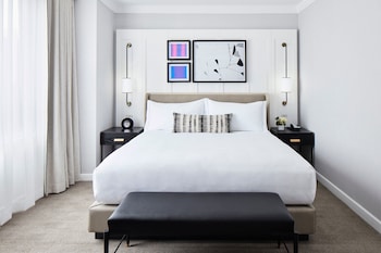 Suite, 1 King Bed, City View