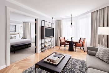 Suite, 1 King Bed