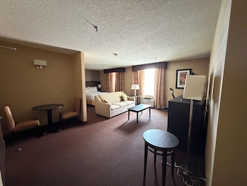 Suite, 1 Queen Bed with Sofa bed, Non Smoking