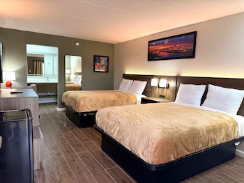 Room, 2 Queen Beds, Non Smoking