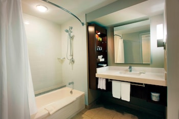 Room, 1 King Bed, Corner