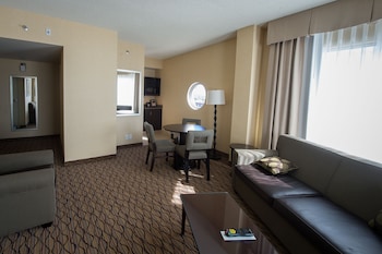 Suite, 1 King Bed with Sofa bed
