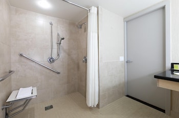 Hilton, Room, 2 Double Beds, Accessible