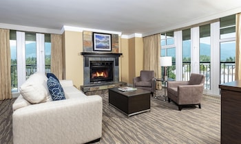 Suite, 2 Bedrooms (The Mountain Suite, 2 King Beds)