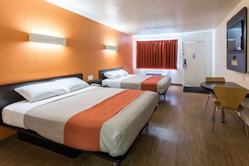 Standard Room, 2 Queen Beds, Non Smoking