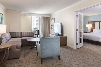 Suite, 1 King Bed (The Palm)