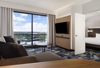 Suite, 1 King Bed with Sofa bed, Microwave (2 Rooms)