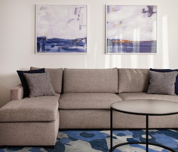 Suite, 1 King Bed with Sofa bed, Microwave (2 Rooms)