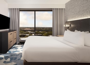 Suite, 1 King Bed with Sofa bed, Microwave (2 Rooms)