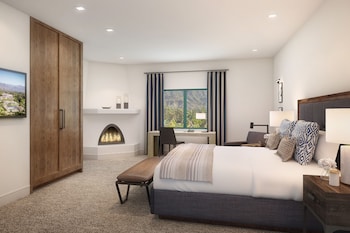 PASEO VILLA - KING BED