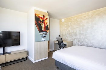 Economy Room, 1 Queen Bed